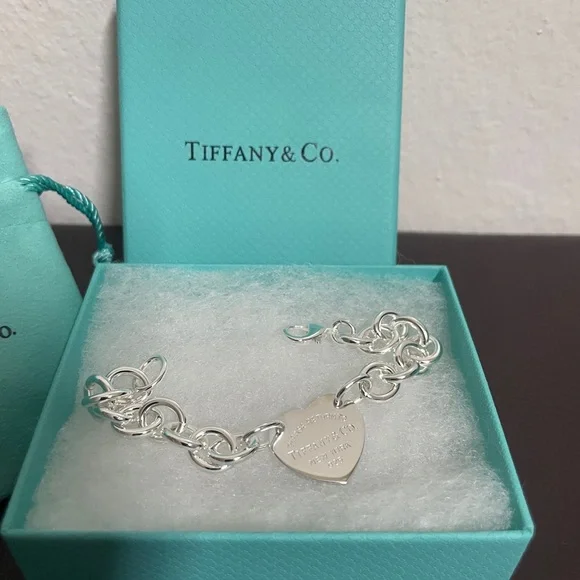Tiffany & Co. - Picture 5 of 13